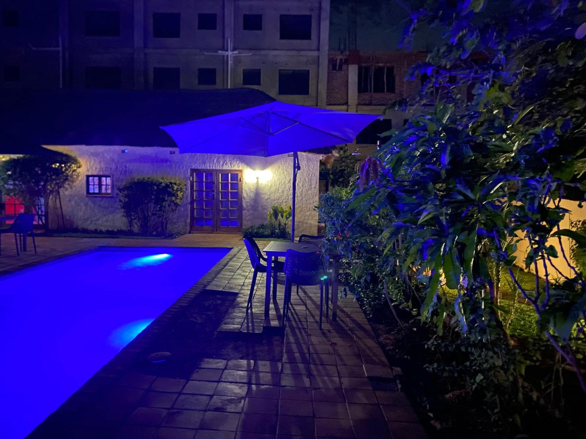 Bed and Breakfast The Little Outlook Victoria Falls Exterior foto